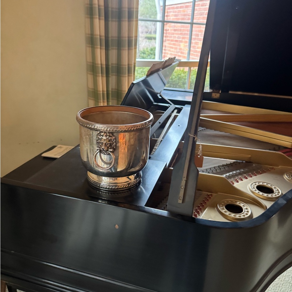 Silver plated Lion Head Ice Bucket planter vase - Picture 4 of 9
